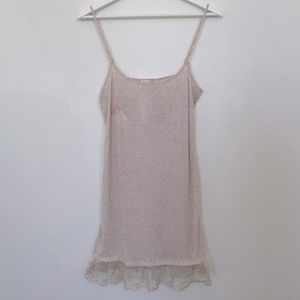 HEM & THREAD SPAGHETTI STRAP TOP